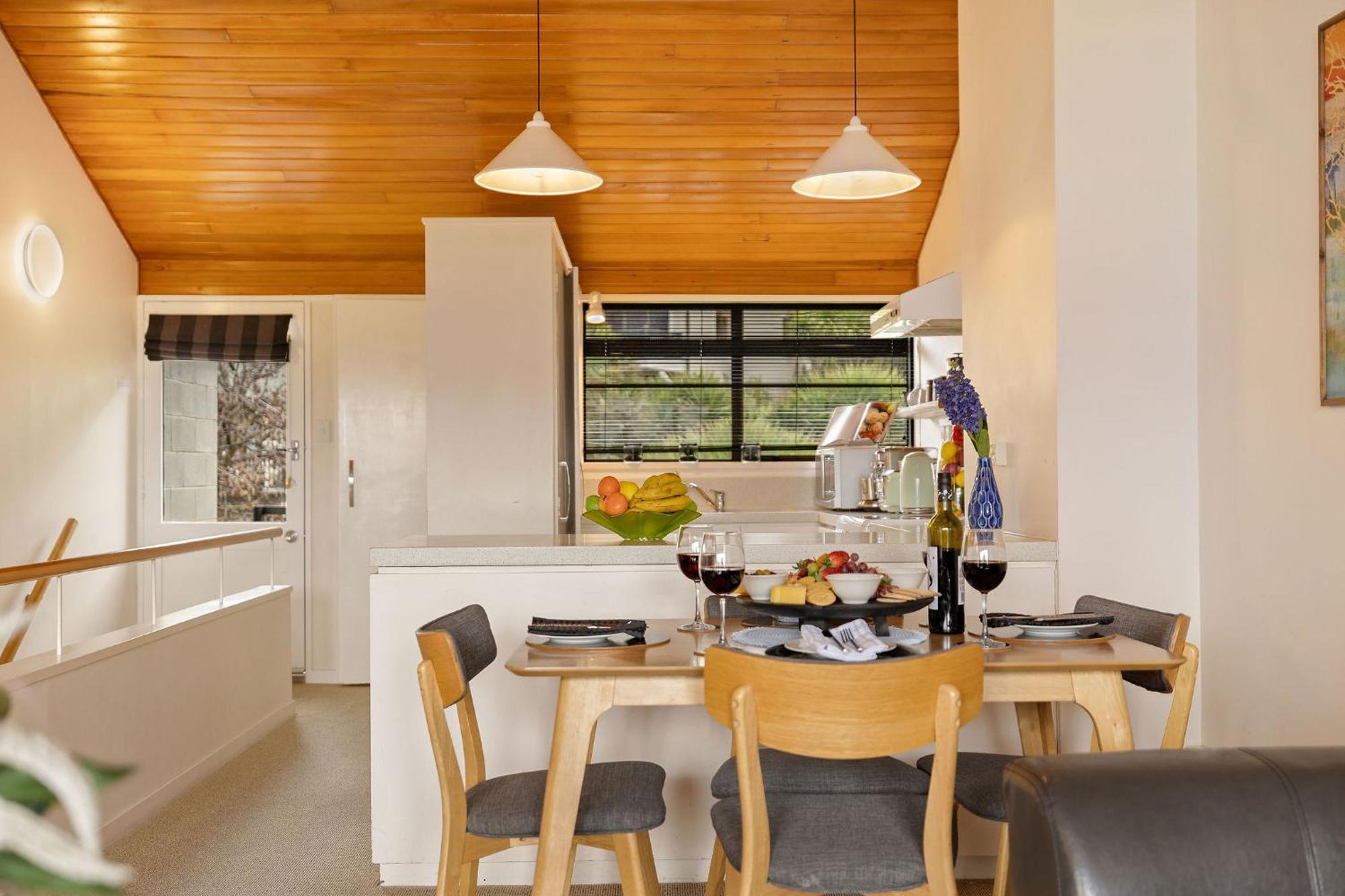 Distinctive Alpine Meadows Apartment Queenstown Ruang foto