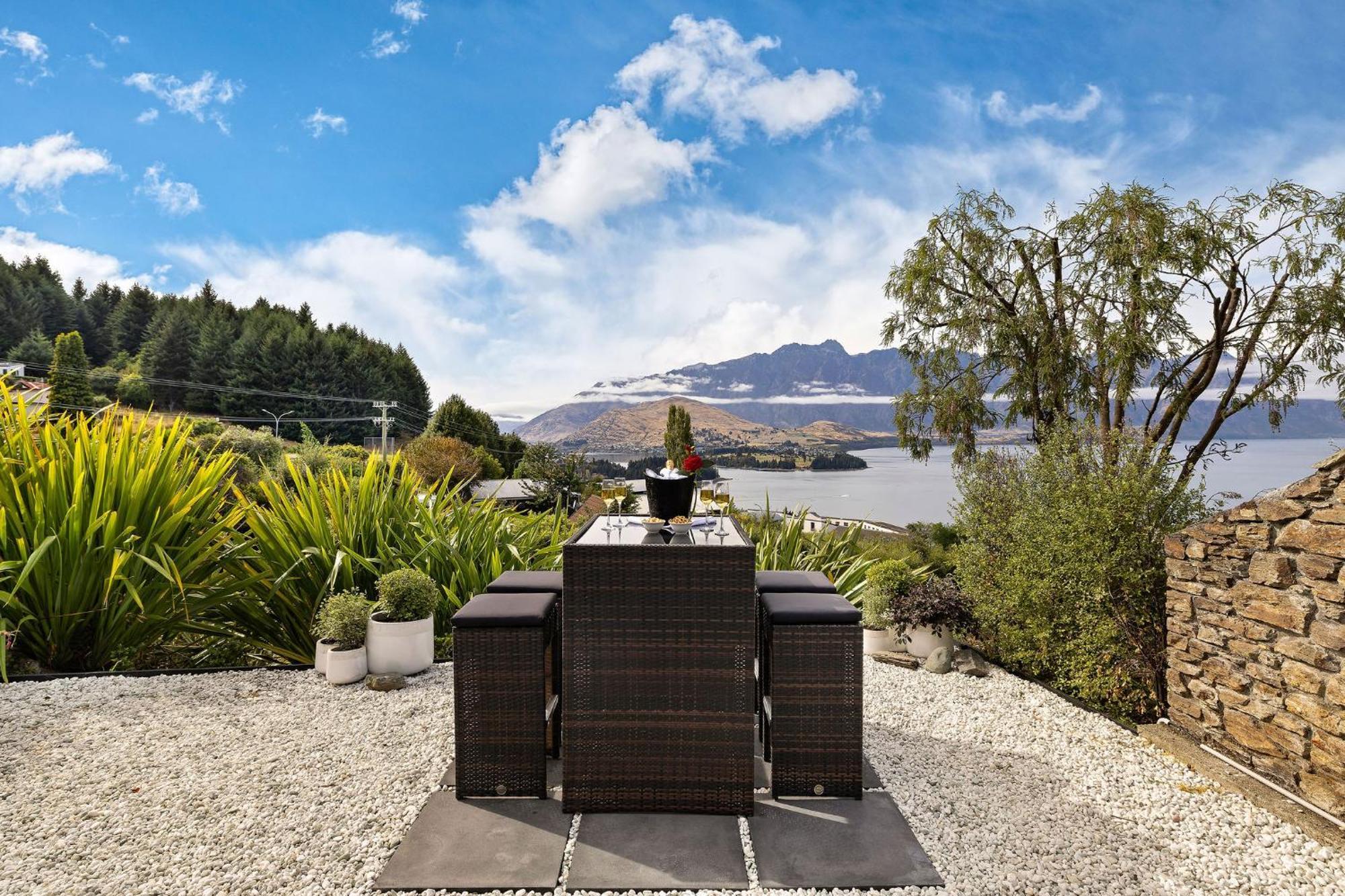 Distinctive Alpine Meadows Apartment Queenstown Bagian luar foto